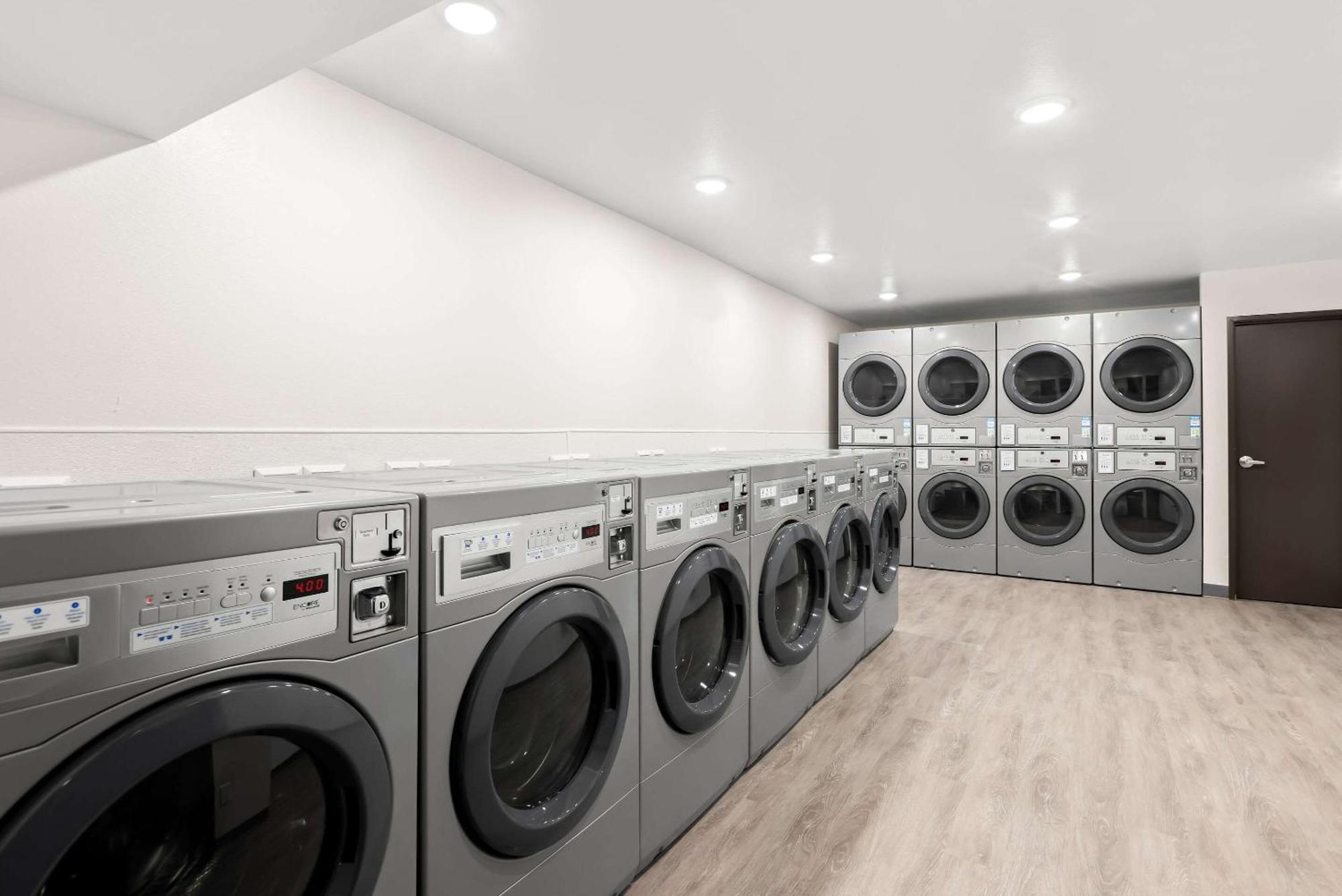 Woodspring Suites Savannah West Chatham Parkway Kültér fotó