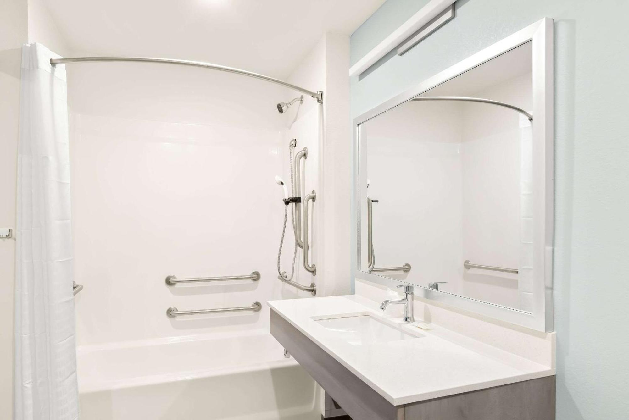 Woodspring Suites Savannah West Chatham Parkway Kültér fotó