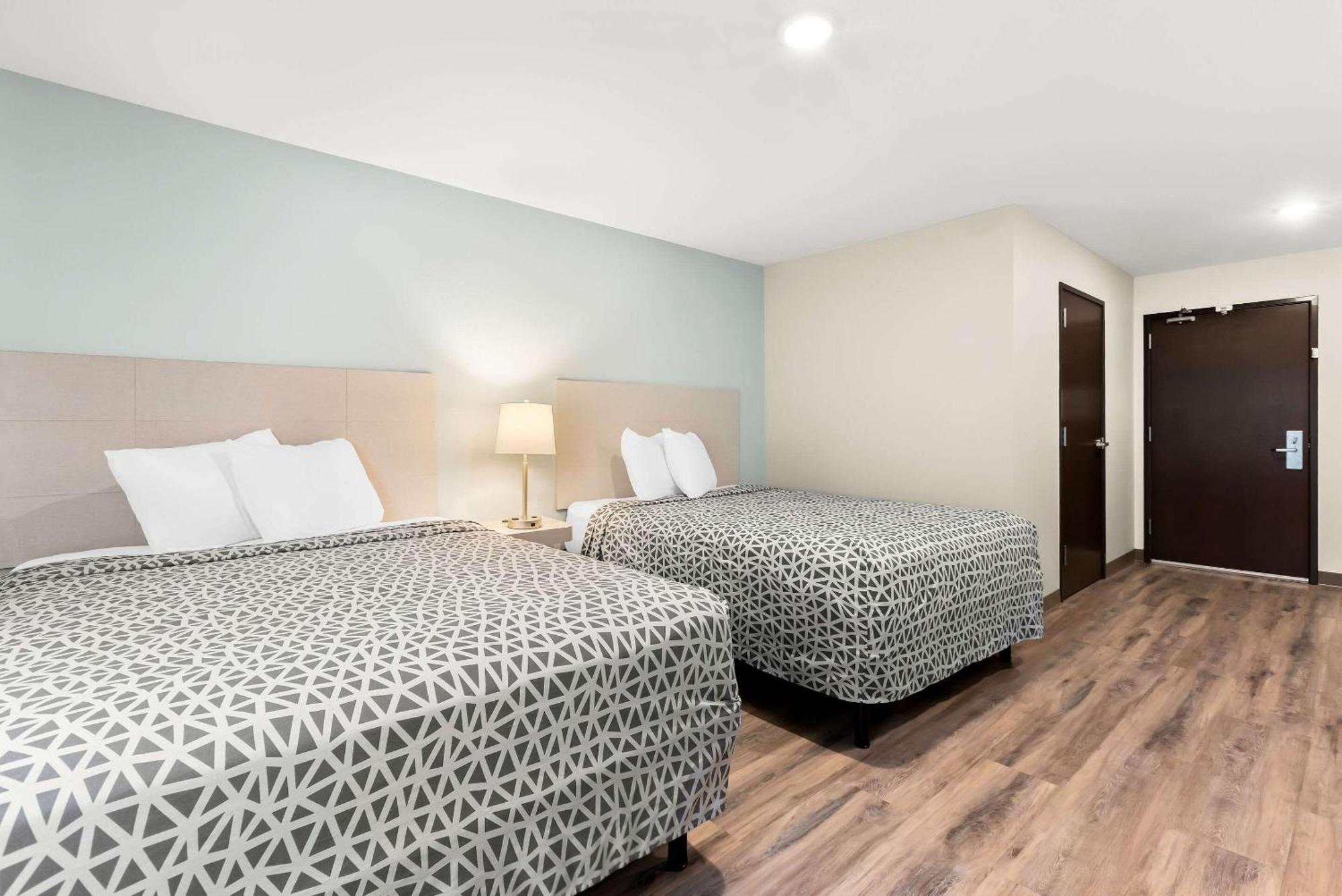 Woodspring Suites Savannah West Chatham Parkway Kültér fotó