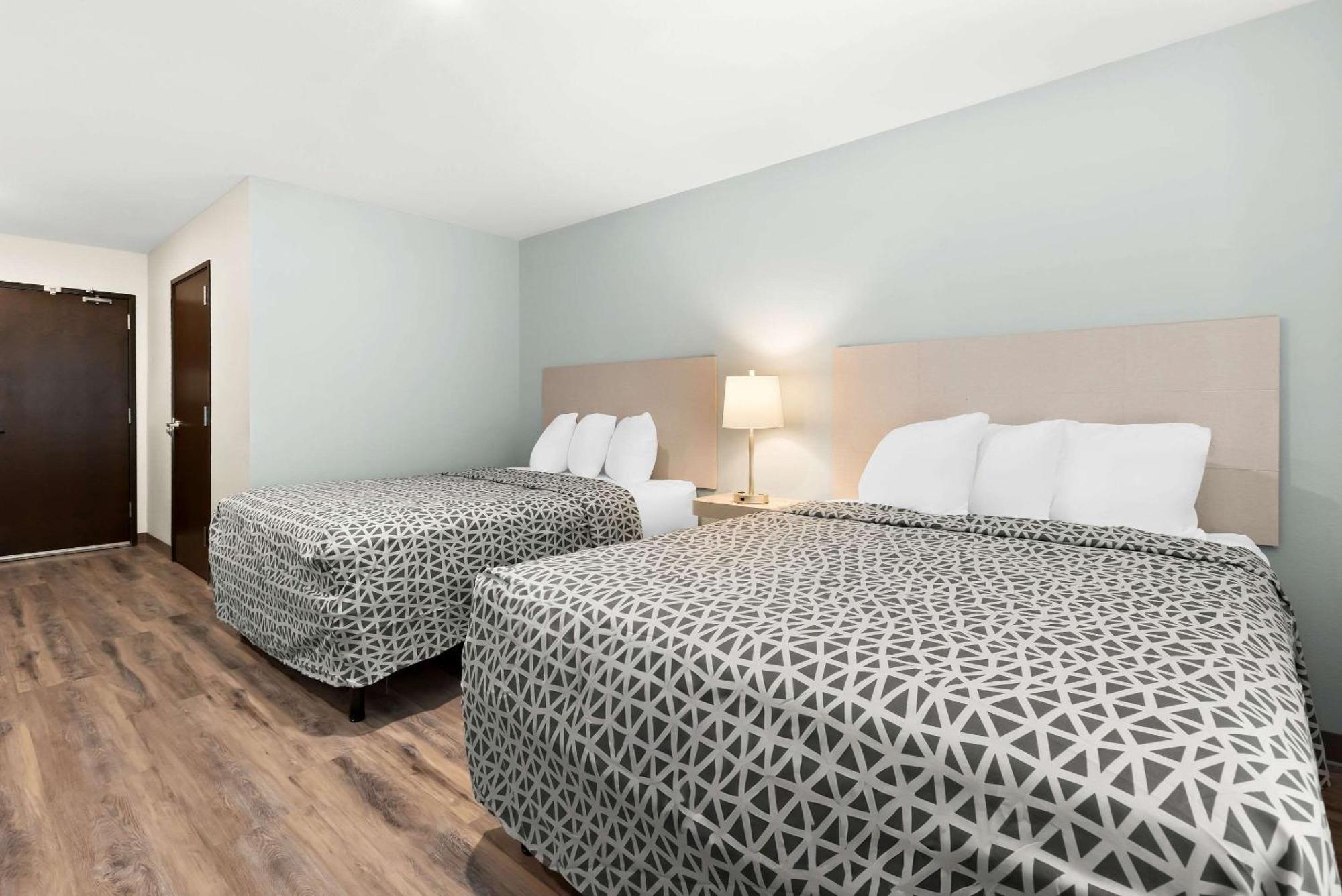 Woodspring Suites Savannah West Chatham Parkway Kültér fotó